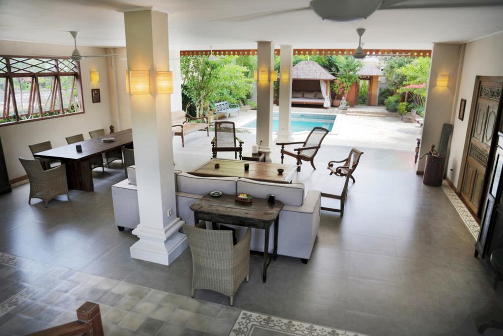 Villa Varuna Legian Zimmer foto